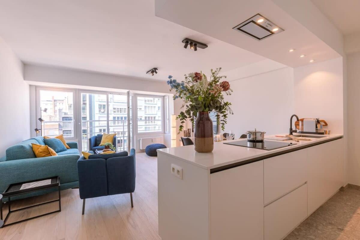 Huswell - Lovely Apartment With Lateral Sea View And Parking Ostend Exterior photo