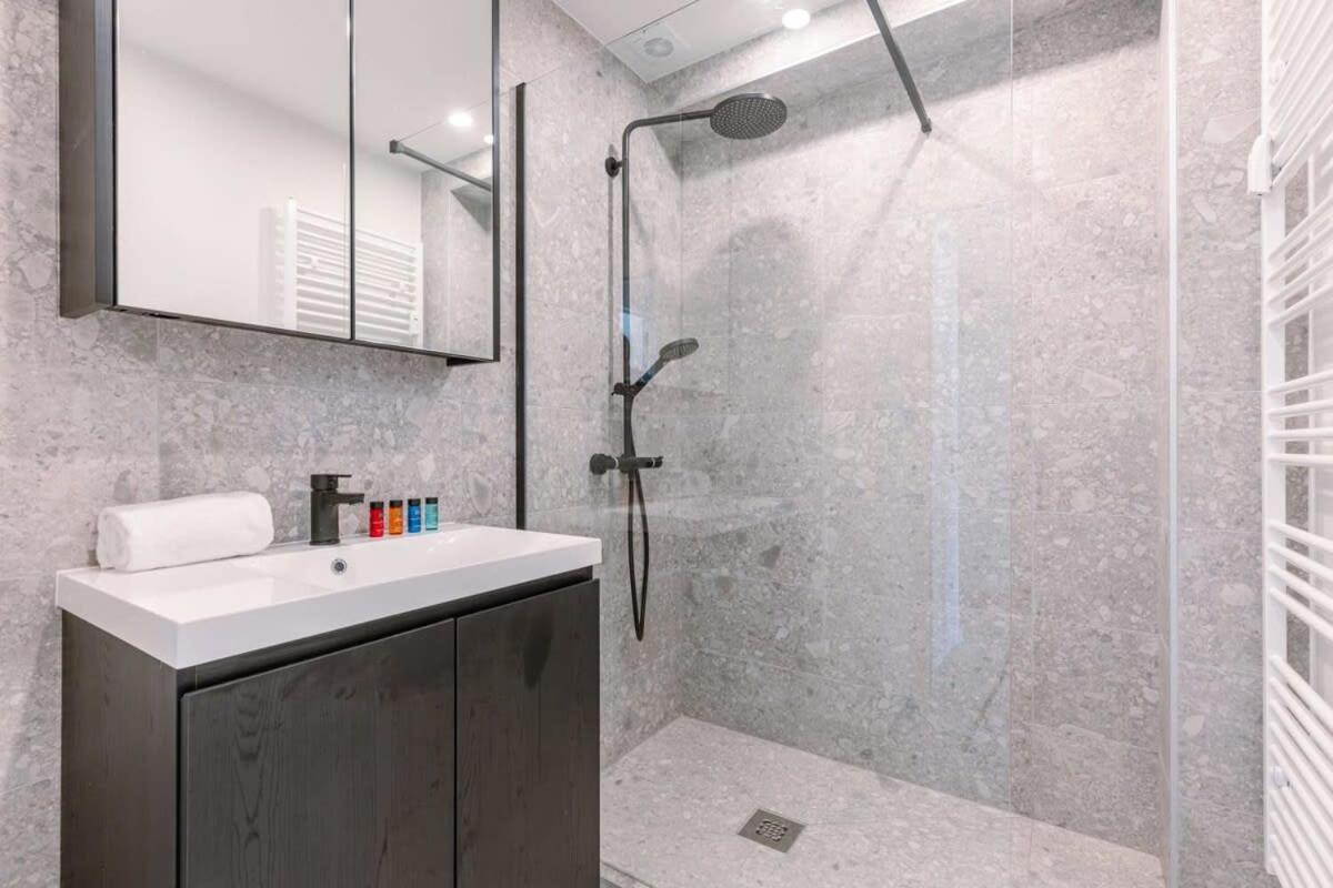 Huswell - Lovely Apartment With Lateral Sea View And Parking Ostend Exterior photo