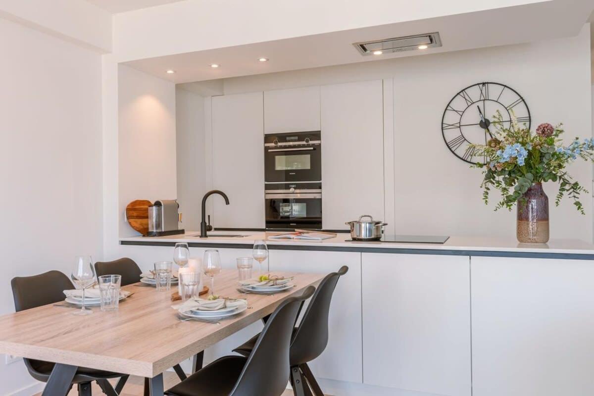Huswell - Lovely Apartment With Lateral Sea View And Parking Ostend Exterior photo