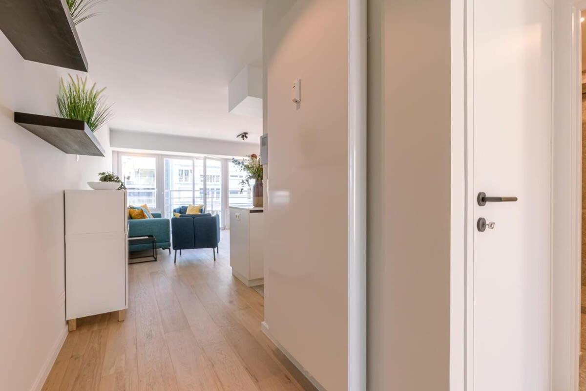 Huswell - Lovely Apartment With Lateral Sea View And Parking Ostend Exterior photo