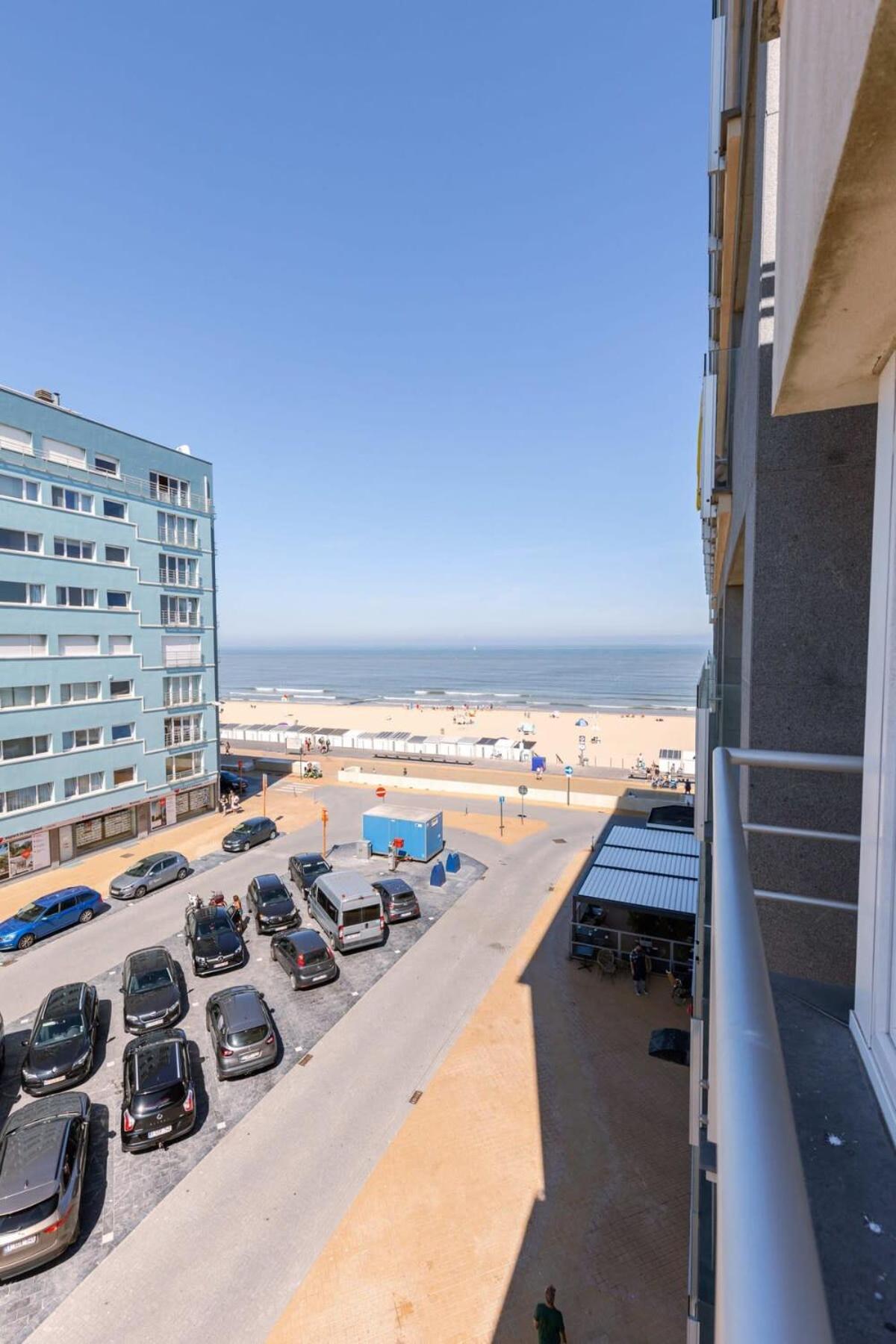 Huswell - Lovely Apartment With Lateral Sea View And Parking Ostend Exterior photo